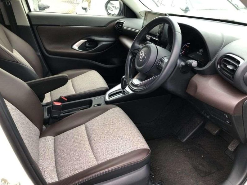 Toyota Yaris Cross 2021 Hybrid Z Pearl Two Tone