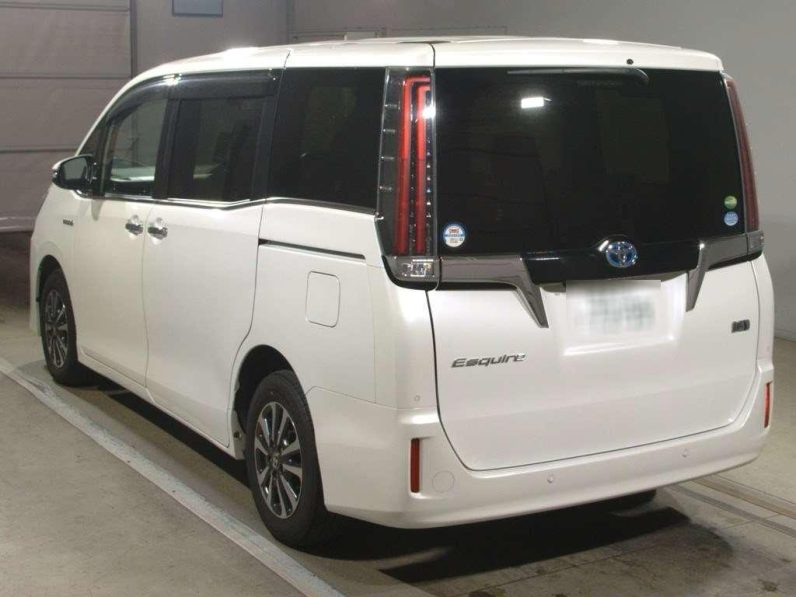 2021 Toyota Esquire Hybrid White