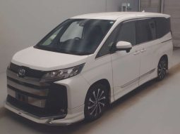 2022 TOYOTA NOAH SZ HYBRID PEARL WHITE