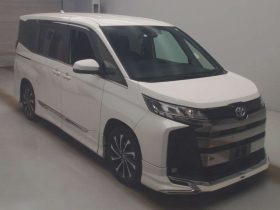 2022 TOYOTA NOAH SZ HYBRID PEARL WHITE