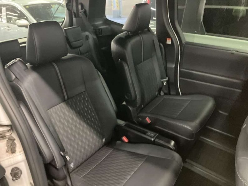 2022 TOYOTA NOAH SZ HYBRID PEARL WHITE