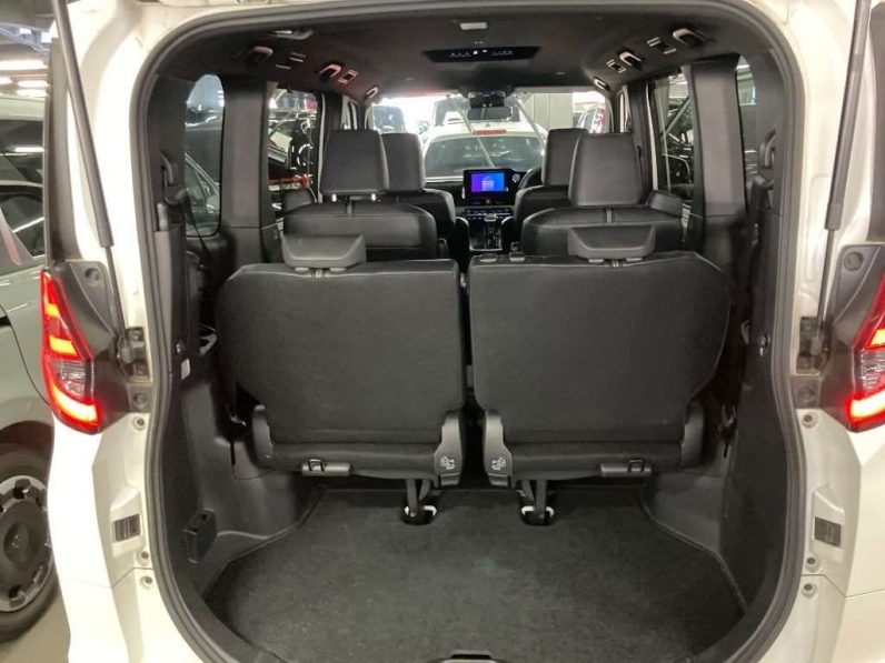 2022 TOYOTA NOAH SZ HYBRID PEARL WHITE