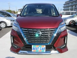 RED NISSAN SERENA e-Power HYBRID 2021