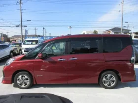 RED NISSAN SERENA e-Power HYBRID 2021