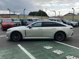 Toyota Crown 2024 Hybrid Z Silver