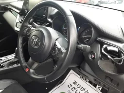 TOYOTA C-HR 2021 GR SPORTS RED TOW TONE HYBRID