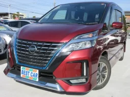 RED NISSAN SERENA e-Power HYBRID 2021