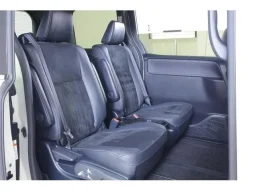 TOYOTA ESQUIRE GI PREMIUM 2021 HYBRID PEARL WHITE
