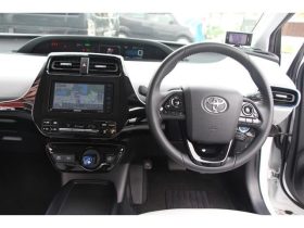 TOYOTA PRIUS S TOURING SELECTION 2021 HYBRID PEARL WHITE