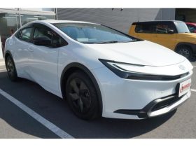 TOYOTA PRIUS U 2023 HYBRID PEARL WHITE