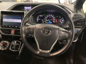 TOYOTA VOXY ZS KIRAMEKI 3 2021 HYBRID MICA BLUE