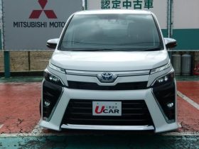 TOYOTA VOXY ZS KIRAMEKI 3 2021 HYBRID PEARL