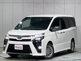 TOYOTA VOXY ZS KIRAMEKI 3 2021 HYBRID PEARL WHITE
