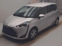 Toyota Sienta G Quero 2021 Silver Hybrid