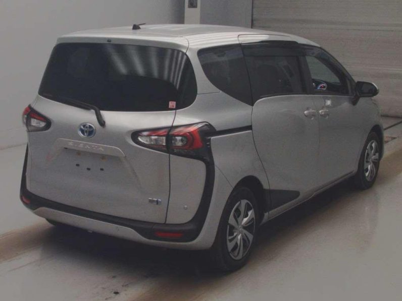 Toyota Sienta 2021 G Quero Hybrid Silver