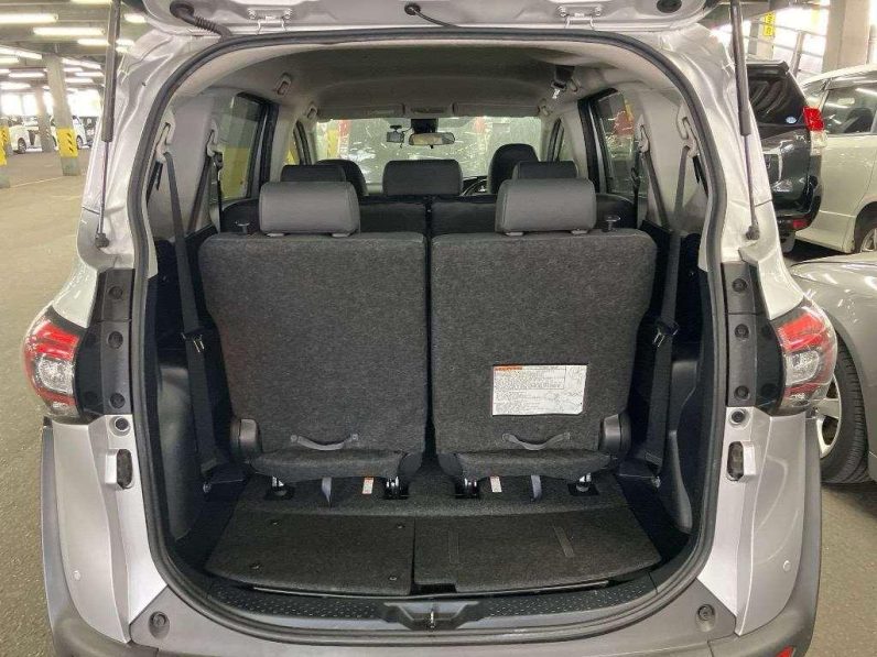 Toyota Sienta 2021 G Quero Hybrid Silver