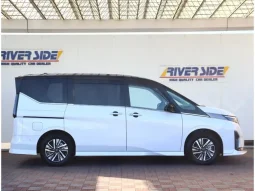 Nissan Serena E-POWER LUXION 2023 Pearl White Hybrid