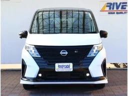 Nissan Serena E-POWER LUXION 2023 Pearl White Hybrid