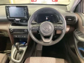 2021 TOYOTA YARIS CROSS Z PACKAGE RED TWO TONE HYBRID