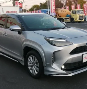 2022 Toyota Yari Cross G Hybrid Silver Front Side