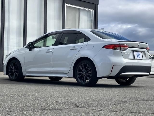 TOYOTA COROLLA HYBRID WxB 2021 White