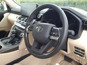 Toyota Land Cruiser 2022 ZX 4WD Pearl White (LC 300)