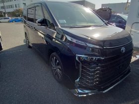 2022 Toyota Voxy New Shape Hybrid Black