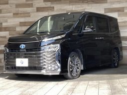 Toyota Voxy S-Z 2022 Black Hybrid