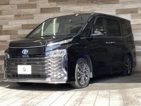 Toyota Voxy S-Z 2022 Black Hybrid