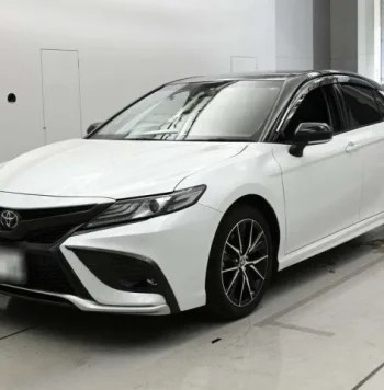 2021 Toyota Camry WS Hybrid Pearl front side