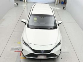 2021 Toyota Harrier Z Package Hybrid Pearl White