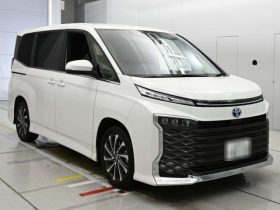 Toyota Voxy S-Z 2022 Hybrid White