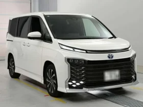 TOYOTA VOXY S-Z 2023 WHITE HYBRID
