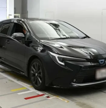 Toyota Corolla Touring WXB 2023 Black Hybrid Front side view