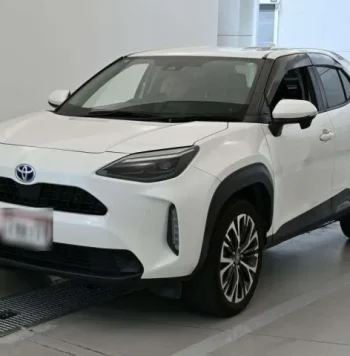 Yaris cross Z package 2021 White Hybrid Front