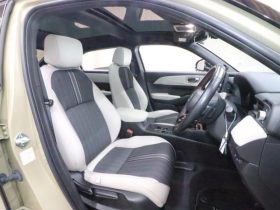 Honda Vezel Z eHEV Play Hybrid 2021 Beige