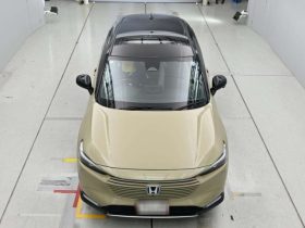 Honda Vezel Z eHEV Play Hybrid 2021 Beige
