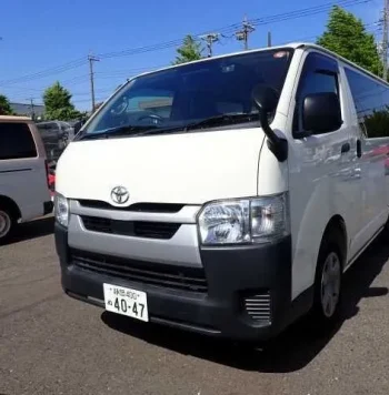 TOYOTA HIACE DX 2021 WHITE NON-HYBRID front