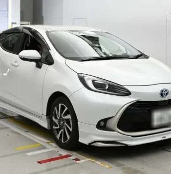 Toyota Aqua 2021 Z Package Pearl Front Side