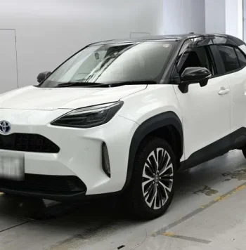 TOYOTA YARIS CROSS Z PACKAGE HYBRID 2021 PEARL TWO TONE FRONT LEFT
