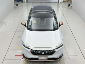 Honda Vezel Z eHEV Play Hybrid 2021 White