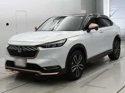 Honda Vezel Z eHEV Play Hybrid 2021 White