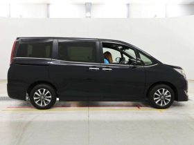 Toyota Esquire Gi Premium 2021 Hybrid Black