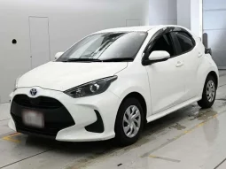 Toyota Yaris X Package 2021 White Hybrid