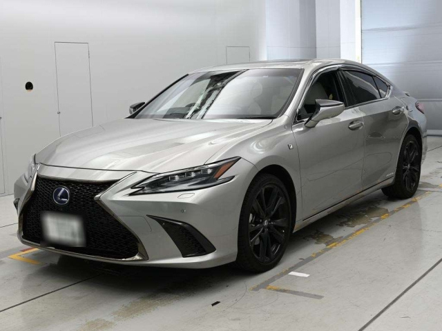 Lexus ES300h White color full front side view. Lexus Car Price in Bangladesh
