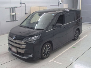 Toyota noah 2022 hybrid front side view. Private Car Price in Bangladesh