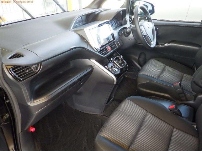 Toyota Voxy Cockpit 2